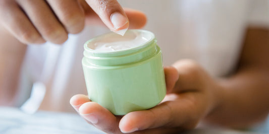 How To Use Moisturizer For Soft, Healthy, And Glowing Skin?